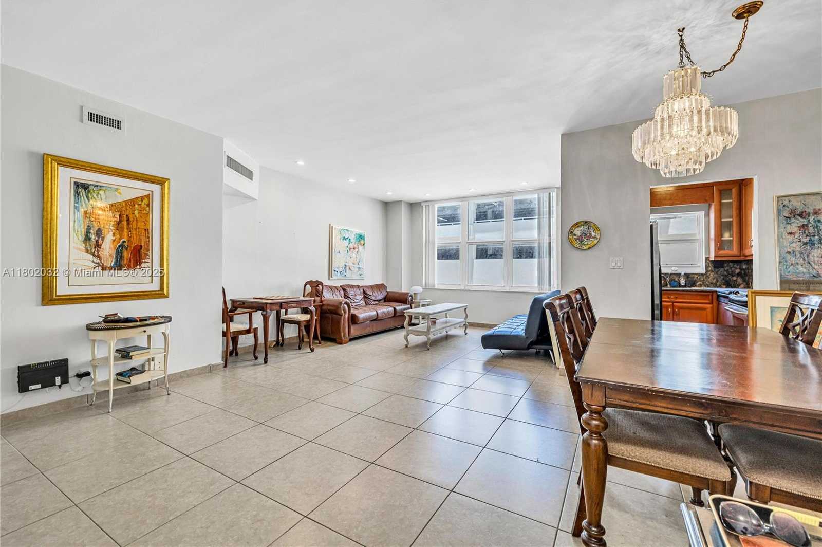 Small Image of 4747 COLLINS AVE #103, Miami Beach Number 3