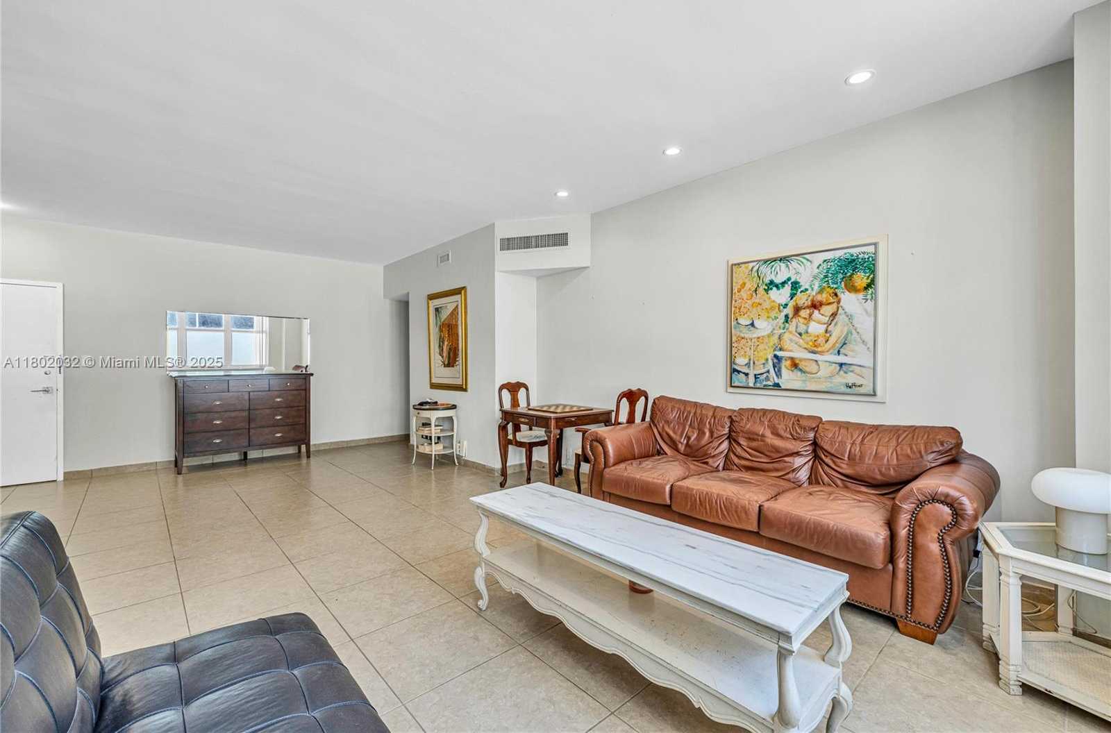 Small Image of 4747 COLLINS AVE #103, Miami Beach Number 7
