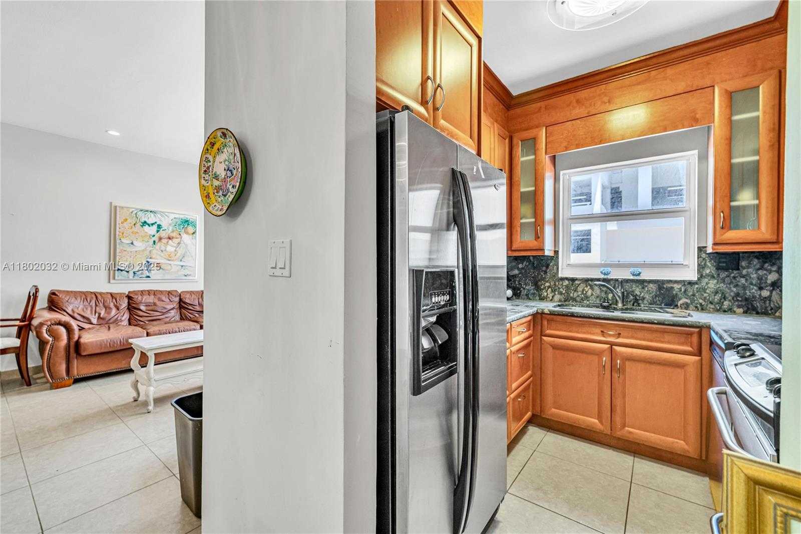 Small Image of 4747 COLLINS AVE #103, Miami Beach Number 9