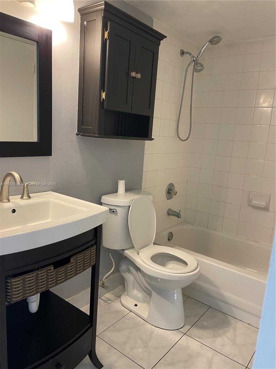Small Image of 18890 NORTH WEST 57TH AVE #305, Hialeah Number 10