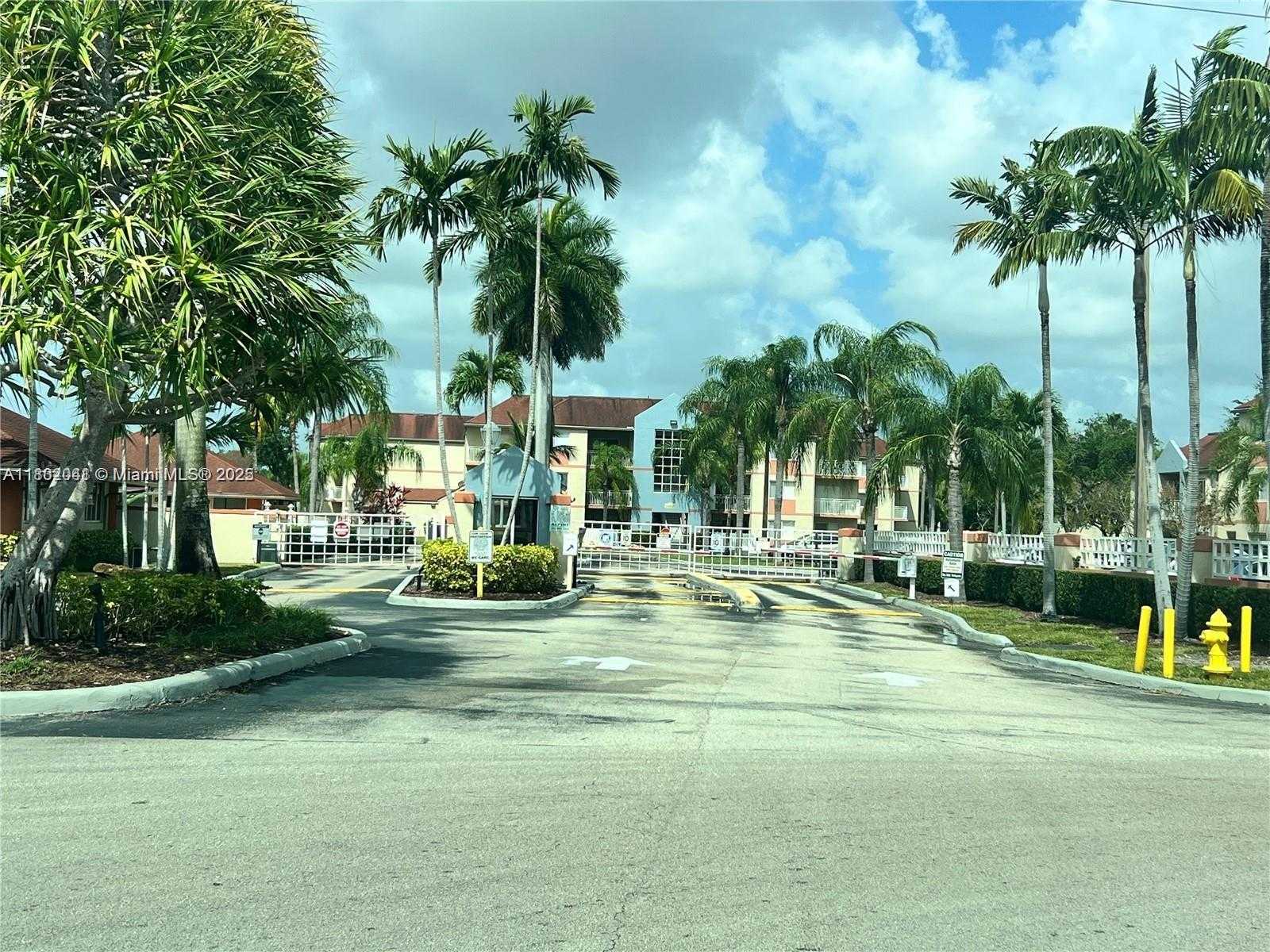 Small Image of 18890 NORTH WEST 57TH AVE #305, Hialeah Number 17