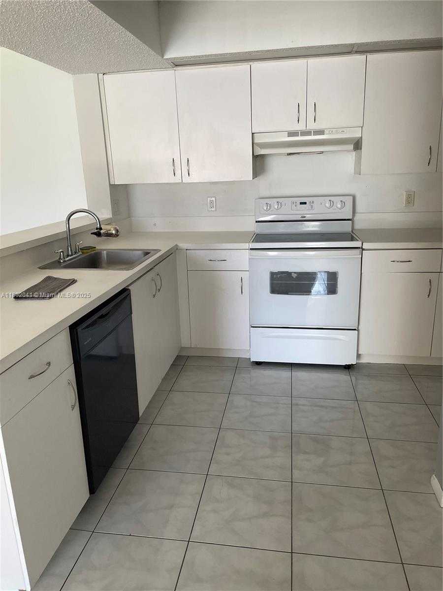 Small Image of 18890 NORTH WEST 57TH AVE #305, Hialeah Number 2
