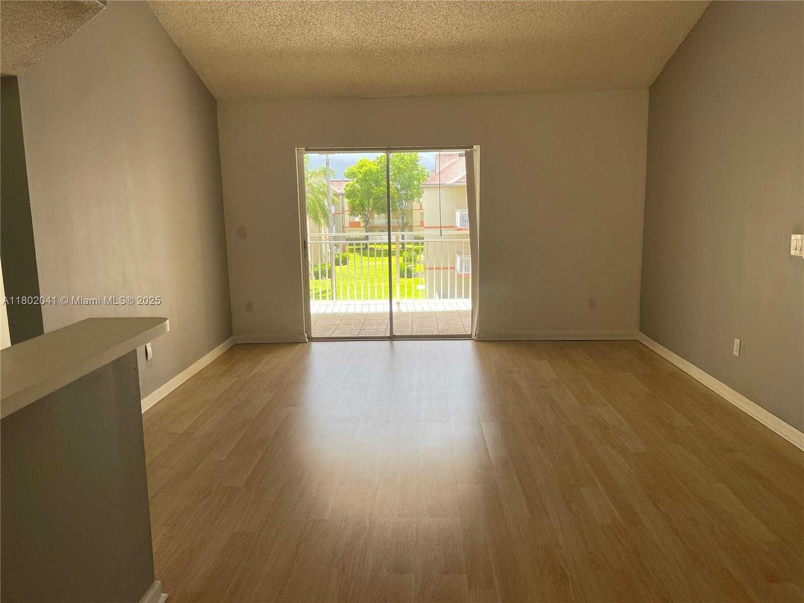 Small Image of 18890 NORTH WEST 57TH AVE #305, Hialeah Number 5