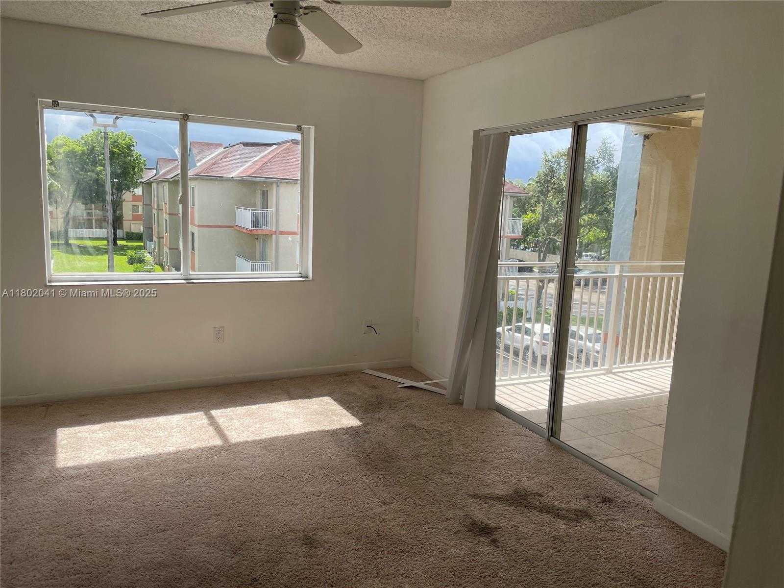 Small Image of 18890 NORTH WEST 57TH AVE #305, Hialeah Number 6