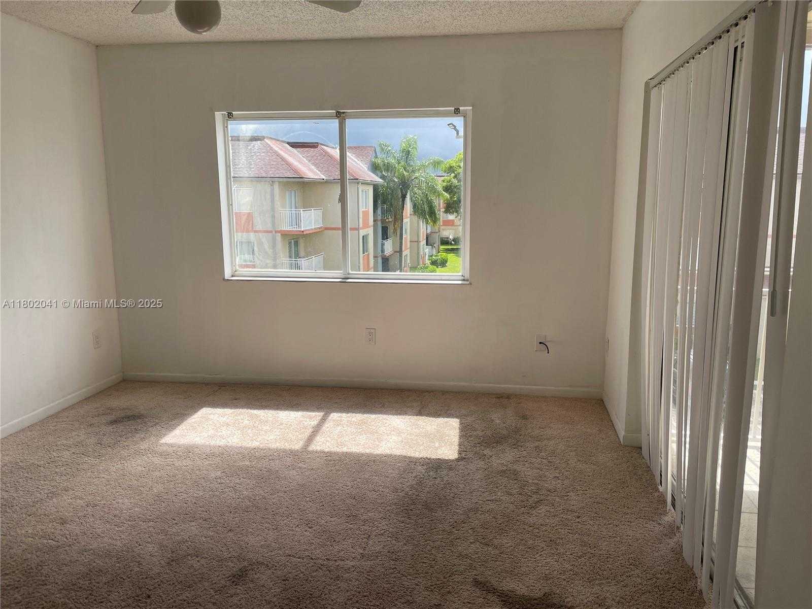 Small Image of 18890 NORTH WEST 57TH AVE #305, Hialeah Number 7