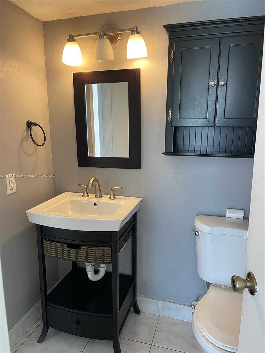 Small Image of 18890 NORTH WEST 57TH AVE #305, Hialeah Number 8