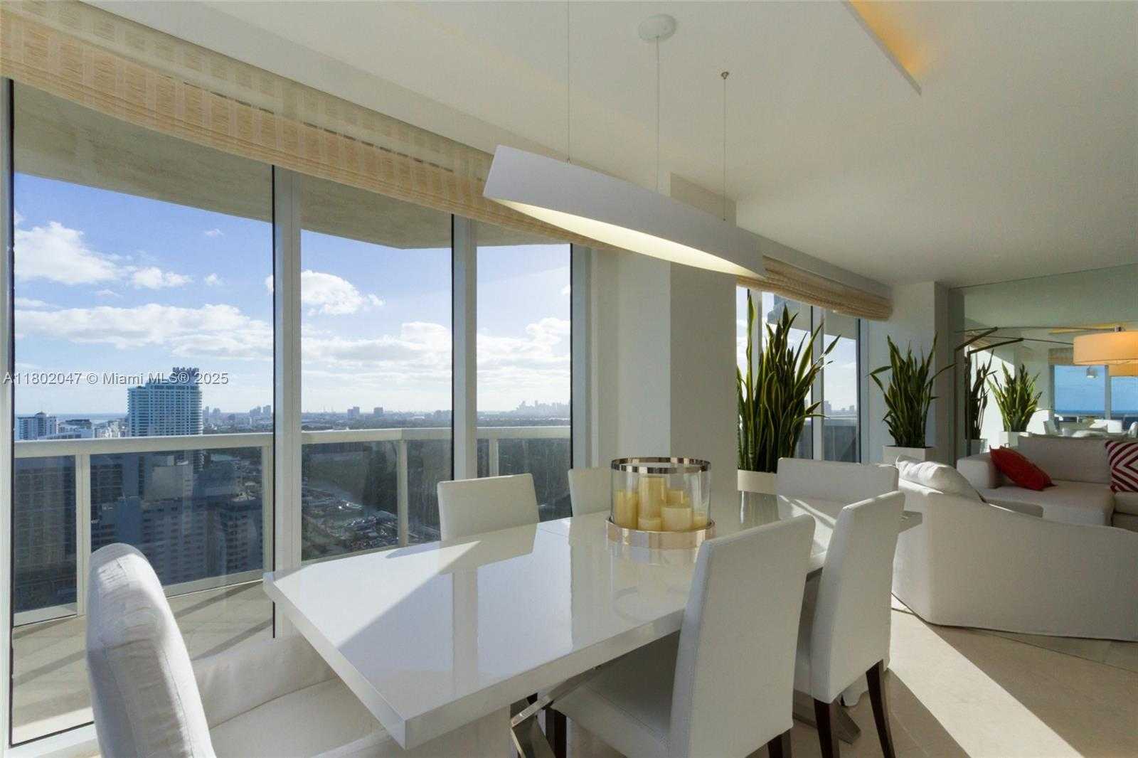 Small Image of 4775 COLLINS AVE #3203, Miami Beach Number 15