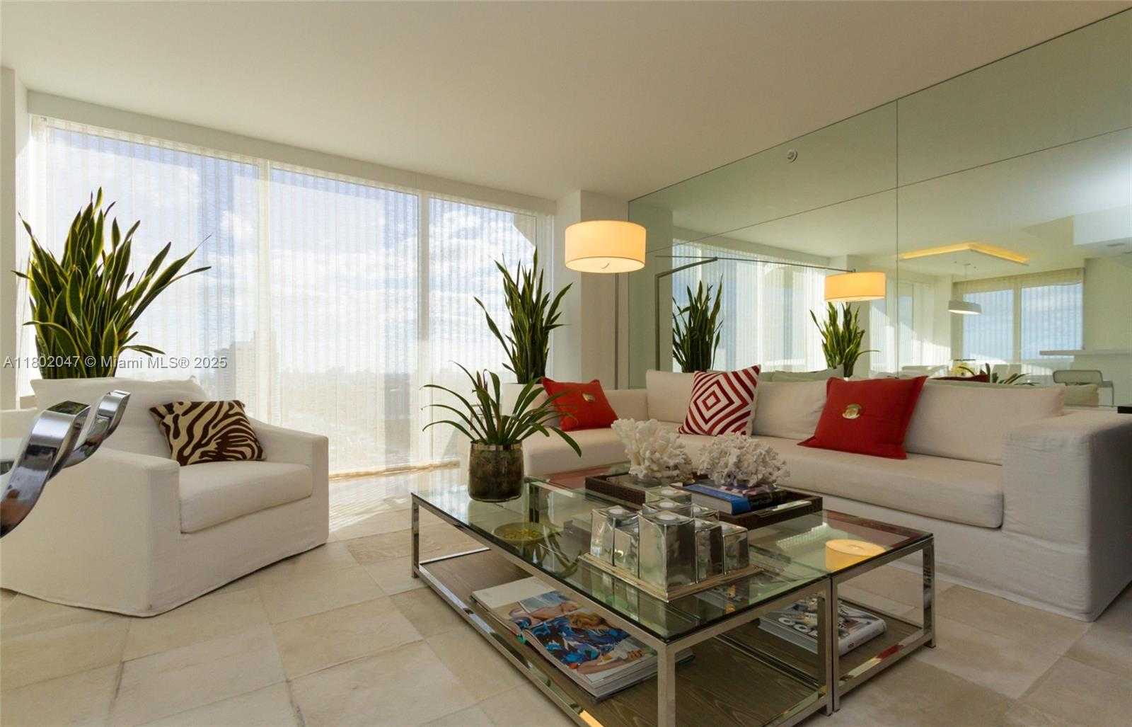 Small Image of 4775 COLLINS AVE #3203, Miami Beach Number 2