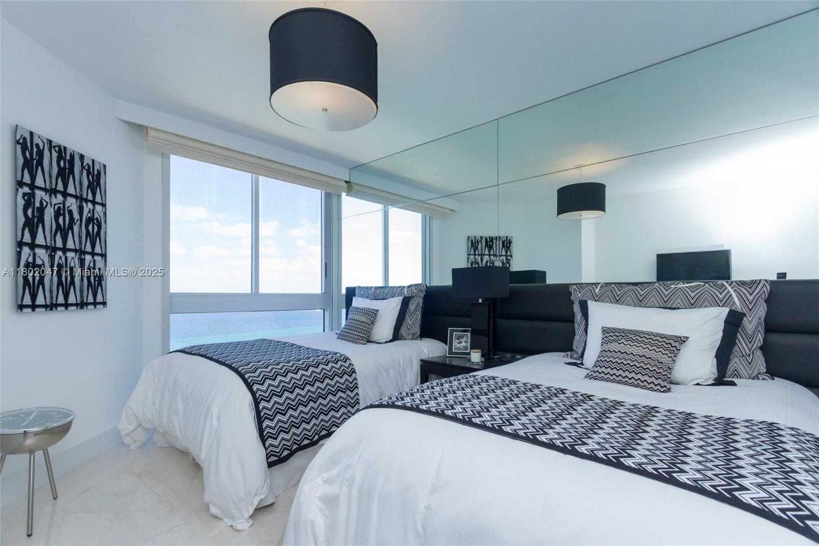 Small Image of 4775 COLLINS AVE #3203, Miami Beach Number 25