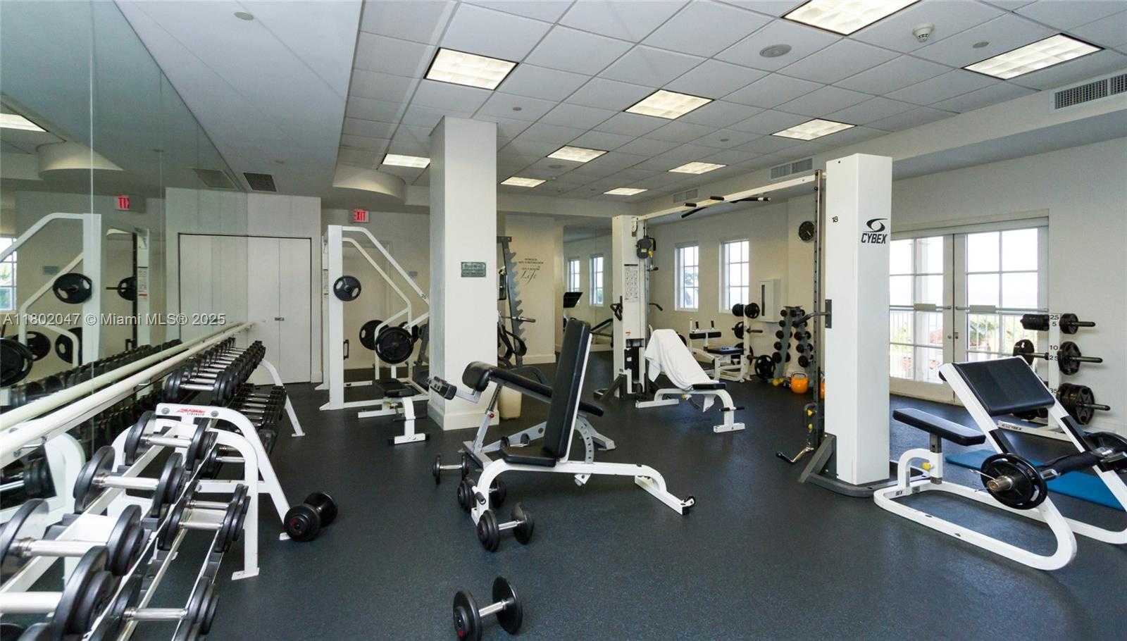Small Image of 4775 COLLINS AVE #3203, Miami Beach Number 31