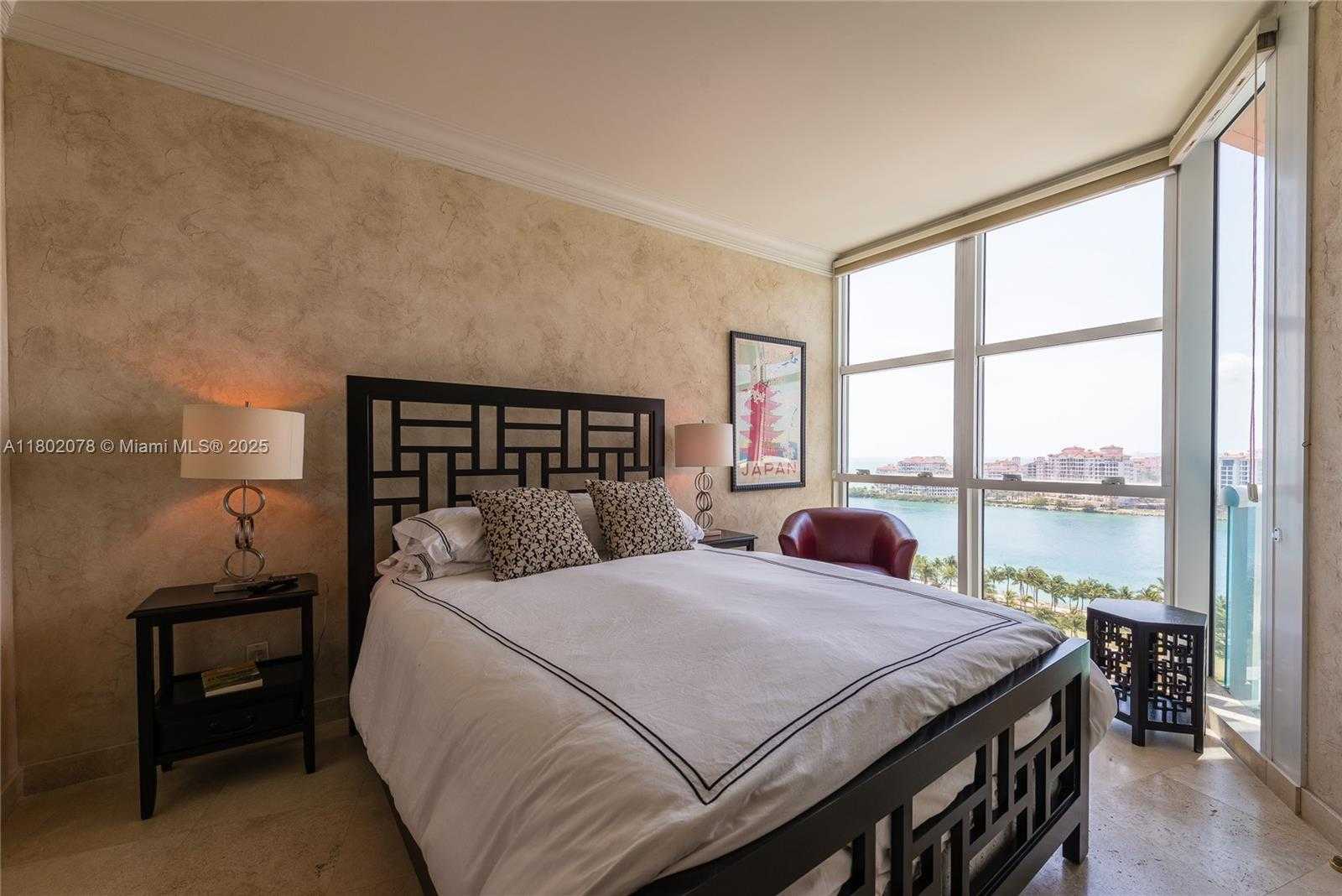 Small Image of 300 SOUTH POINTE DR #1504, Miami Beach Number 11