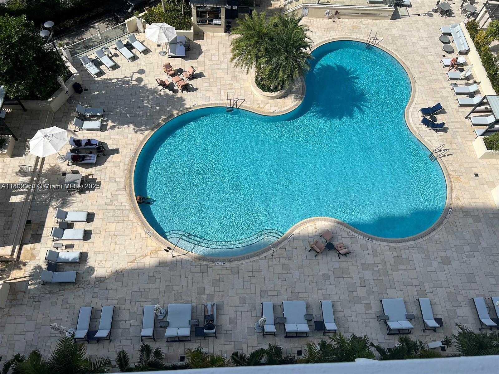 Small Image of 300 SOUTH POINTE DR #1504, Miami Beach Number 23