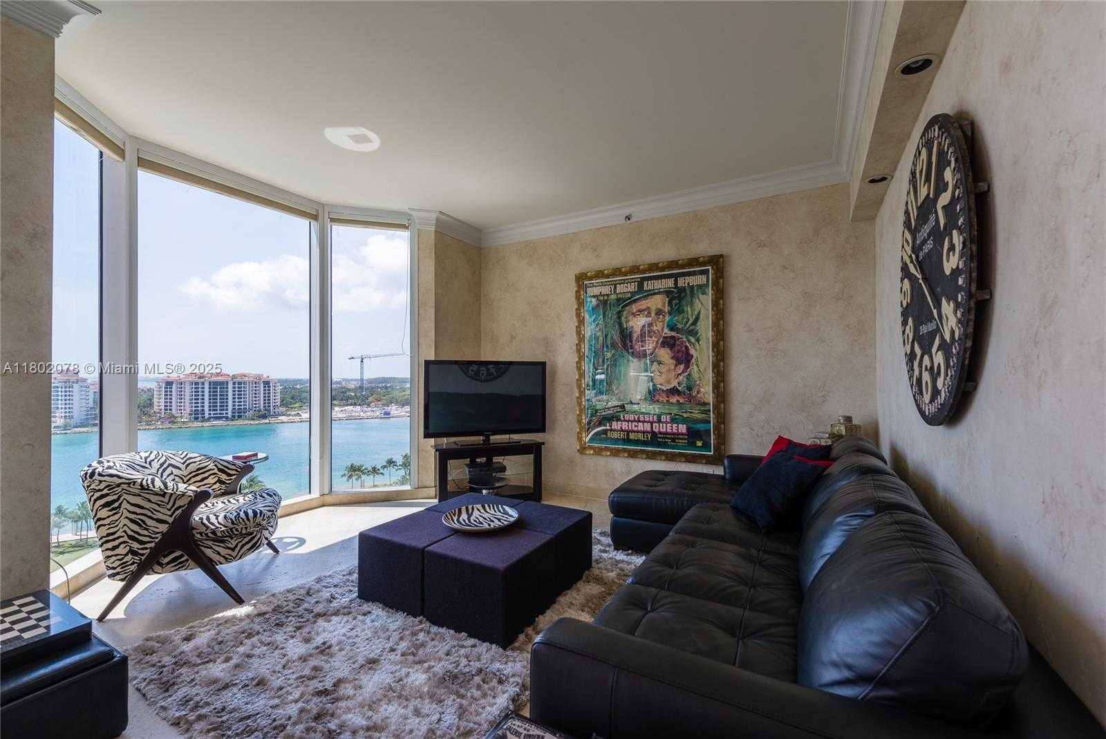 Small Image of 300 SOUTH POINTE DR #1504, Miami Beach Number 4