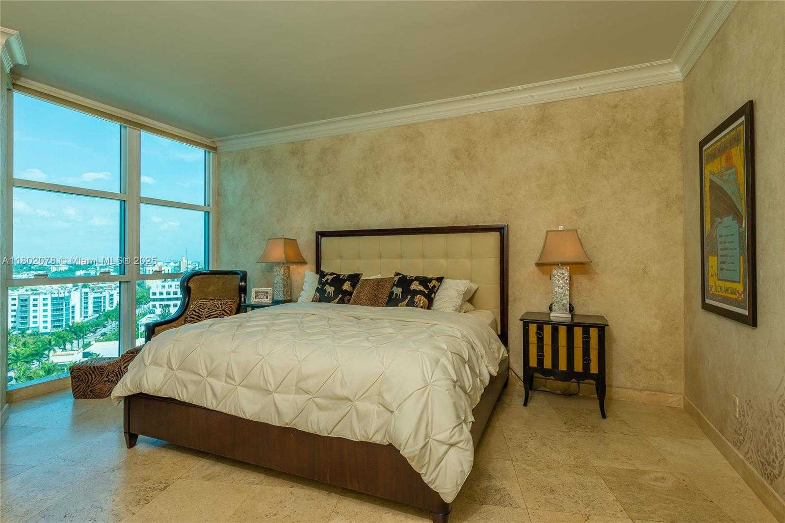 Small Image of 300 SOUTH POINTE DR #1504, Miami Beach Number 8