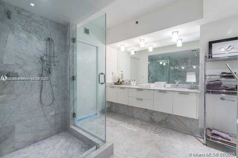 Small Image of 400 ALTON RD #1205, Miami Beach Number 14