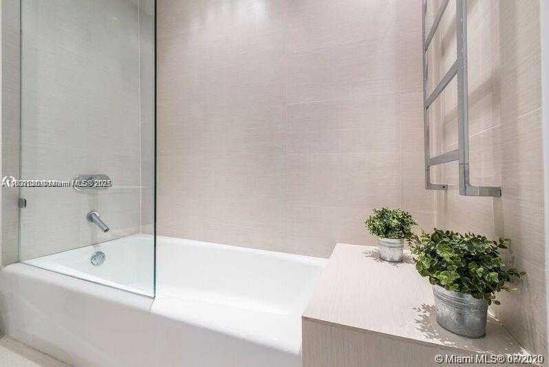 Small Image of 400 ALTON RD #1205, Miami Beach Number 18