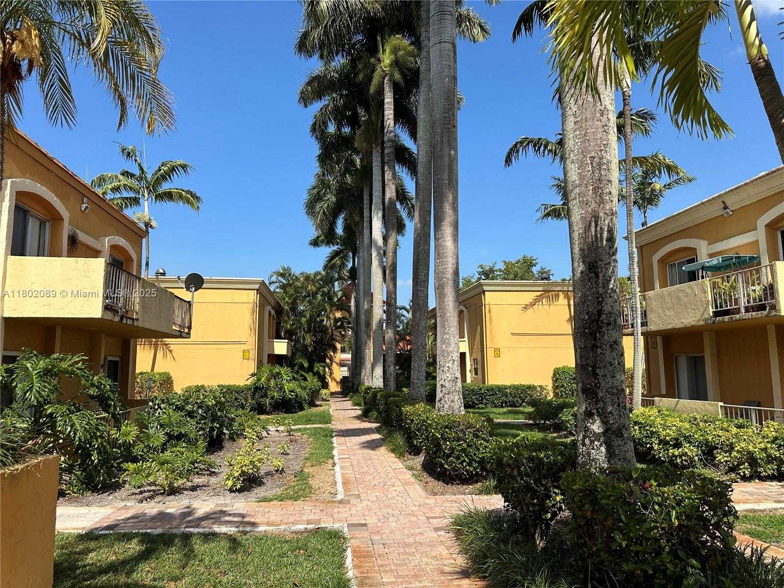 Small Image of 17911 NORTH WEST 68TH AVE #P104, Hialeah Number 14