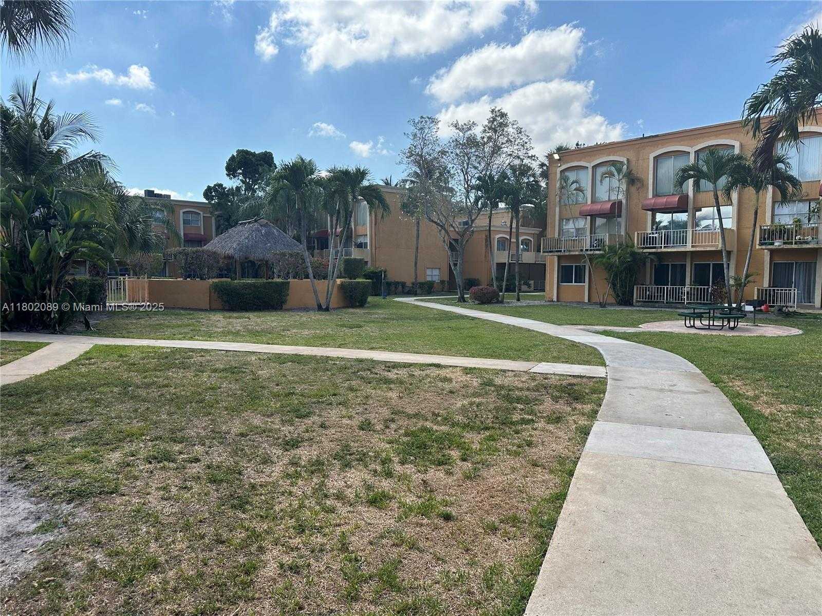 Small Image of 17911 NORTH WEST 68TH AVE #P104, Hialeah Number 18