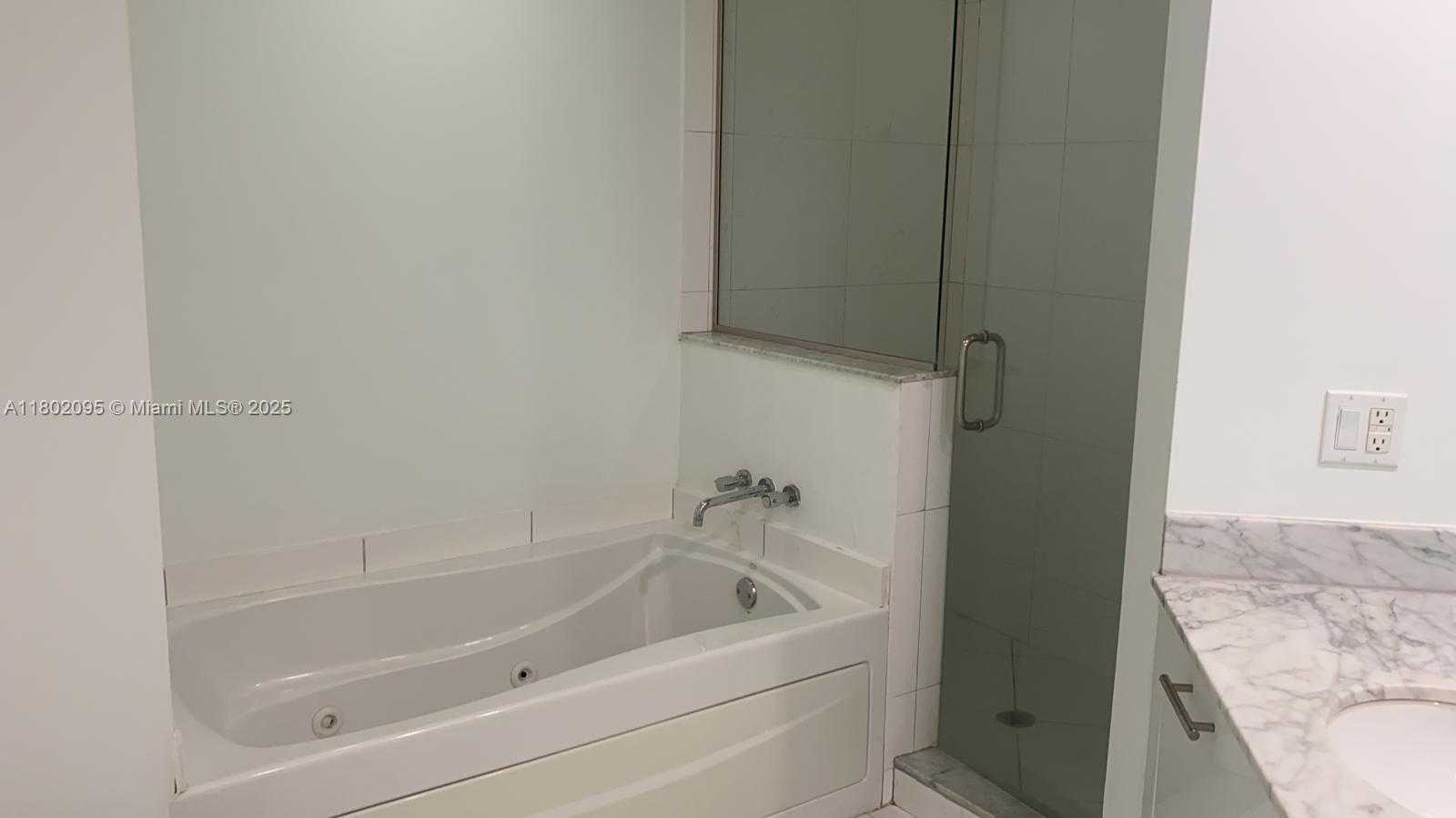 Small Image of 55 SOUTH EAST 6TH ST #1702, Miami Number 9