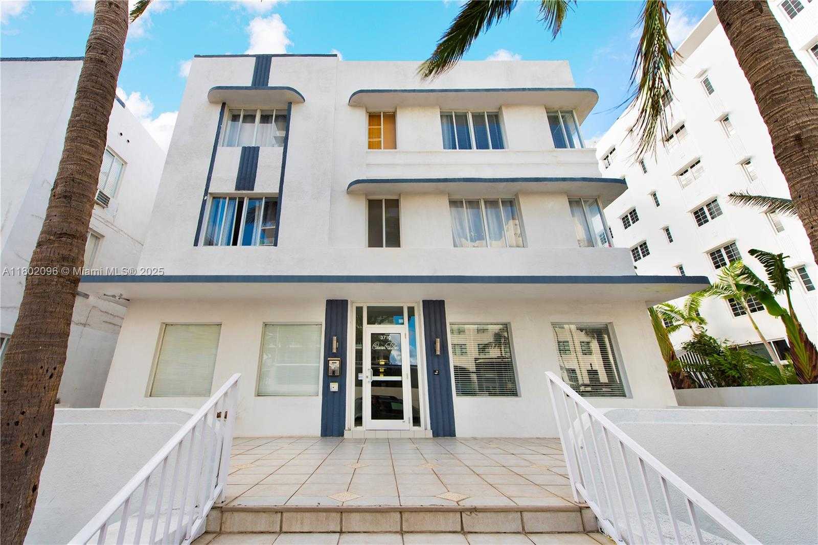 Small Image of 3710 COLLINS AVE #N-305, Miami Beach Number 2