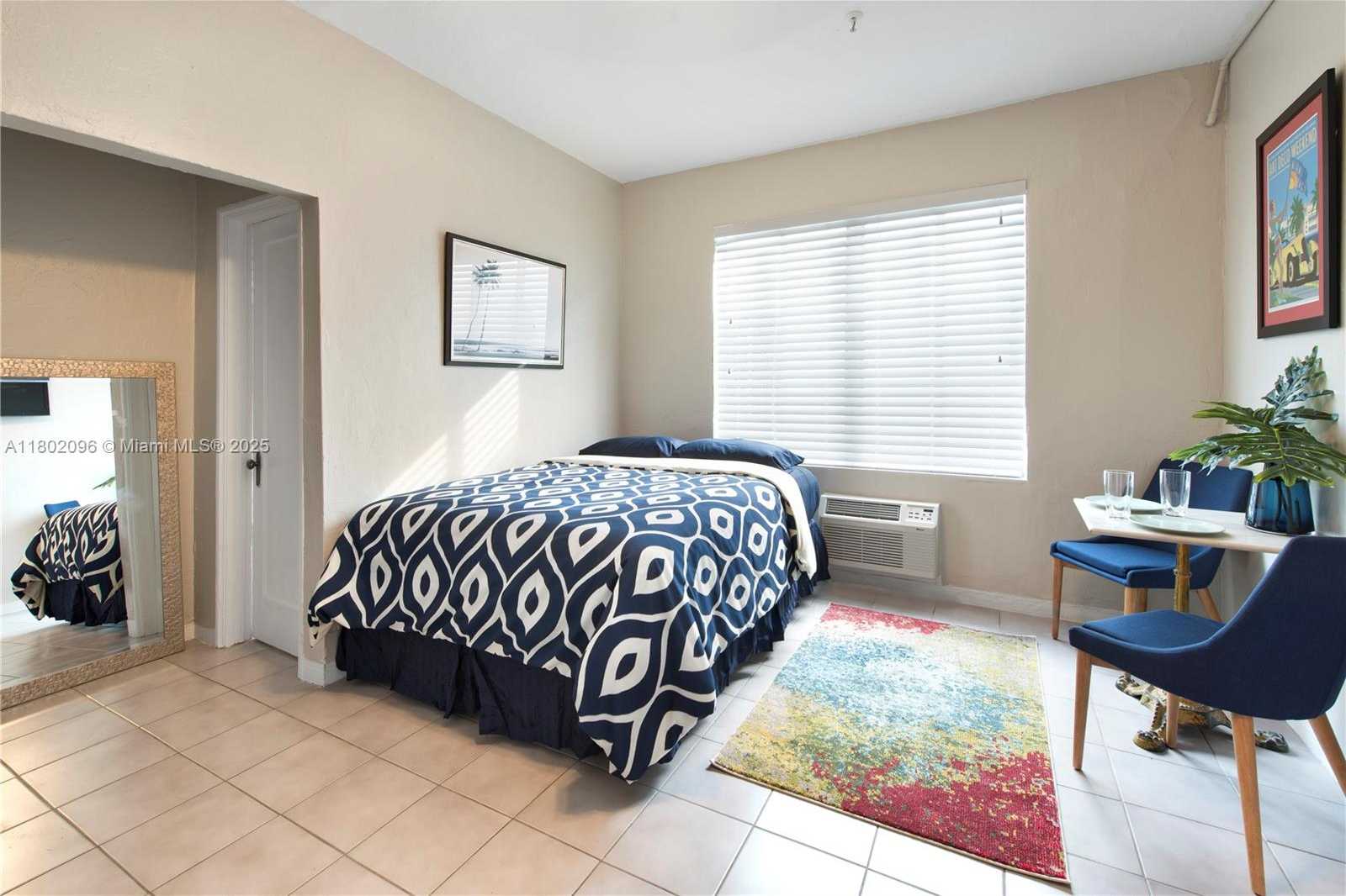 Small Image of 3710 COLLINS AVE #N-305, Miami Beach Number 3