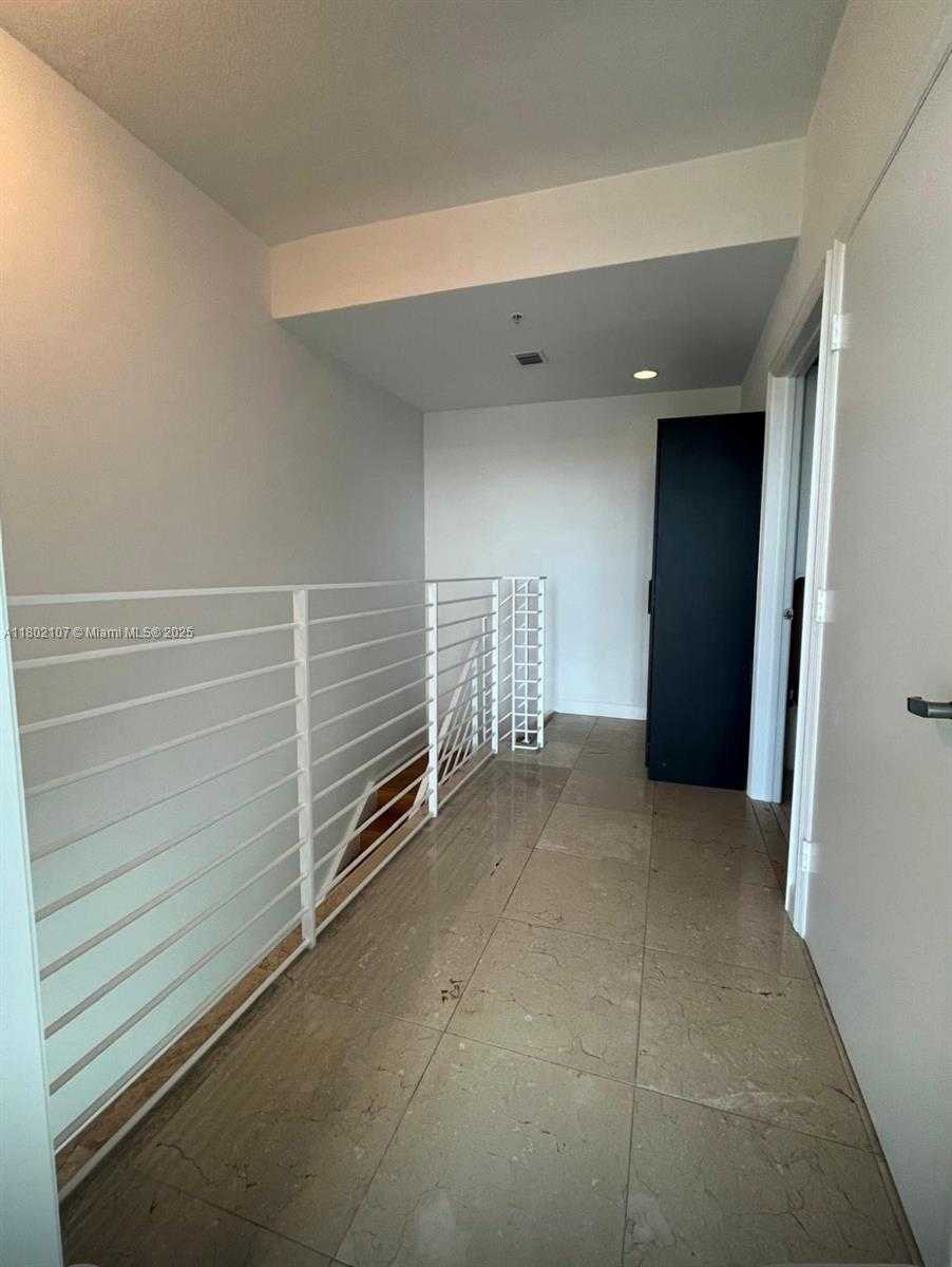 Small Image of 60 SOUTH WEST 13TH ST #1411, Miami Number 4