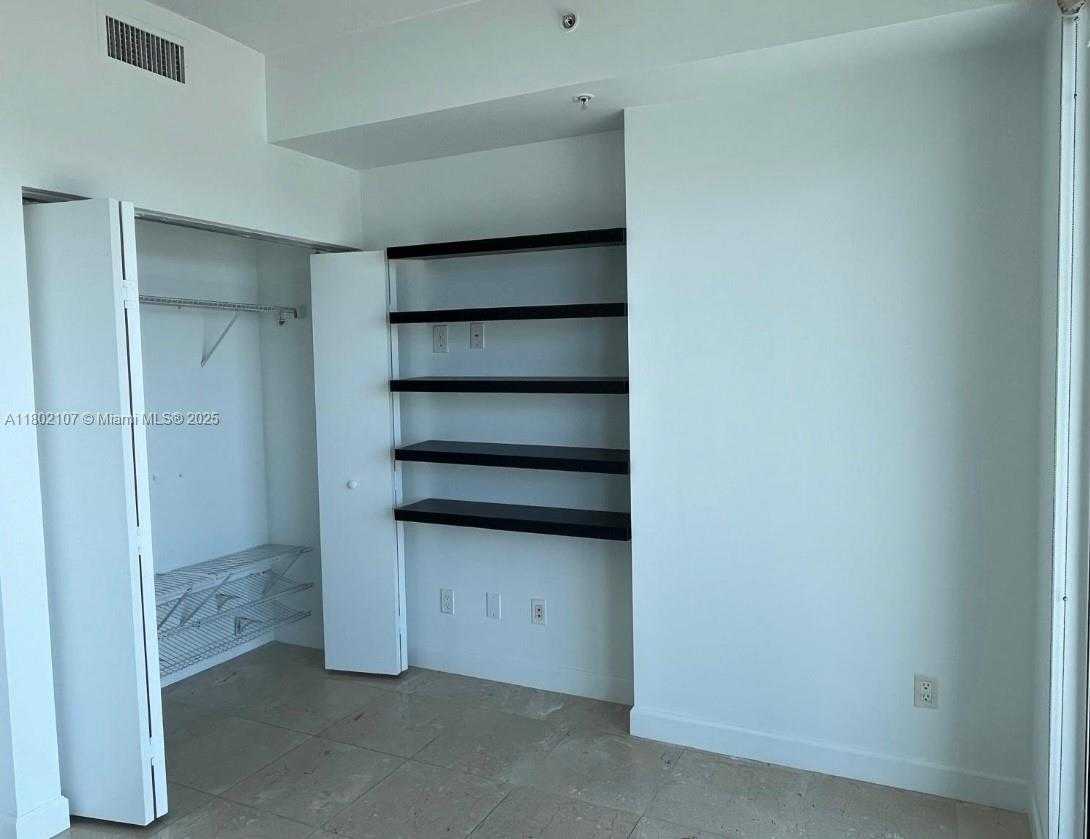 Small Image of 60 SOUTH WEST 13TH ST #1411, Miami Number 6
