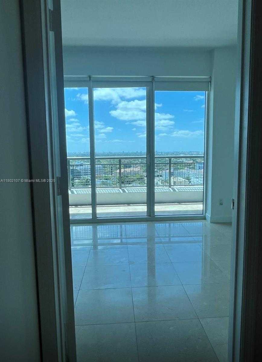 Small Image of 60 SOUTH WEST 13TH ST #1411, Miami Number 7
