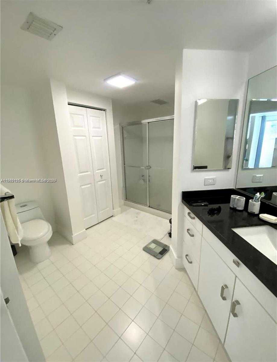 Small Image of 17100 NORTH BAY RD #1610, Sunny Isles Beach Number 10