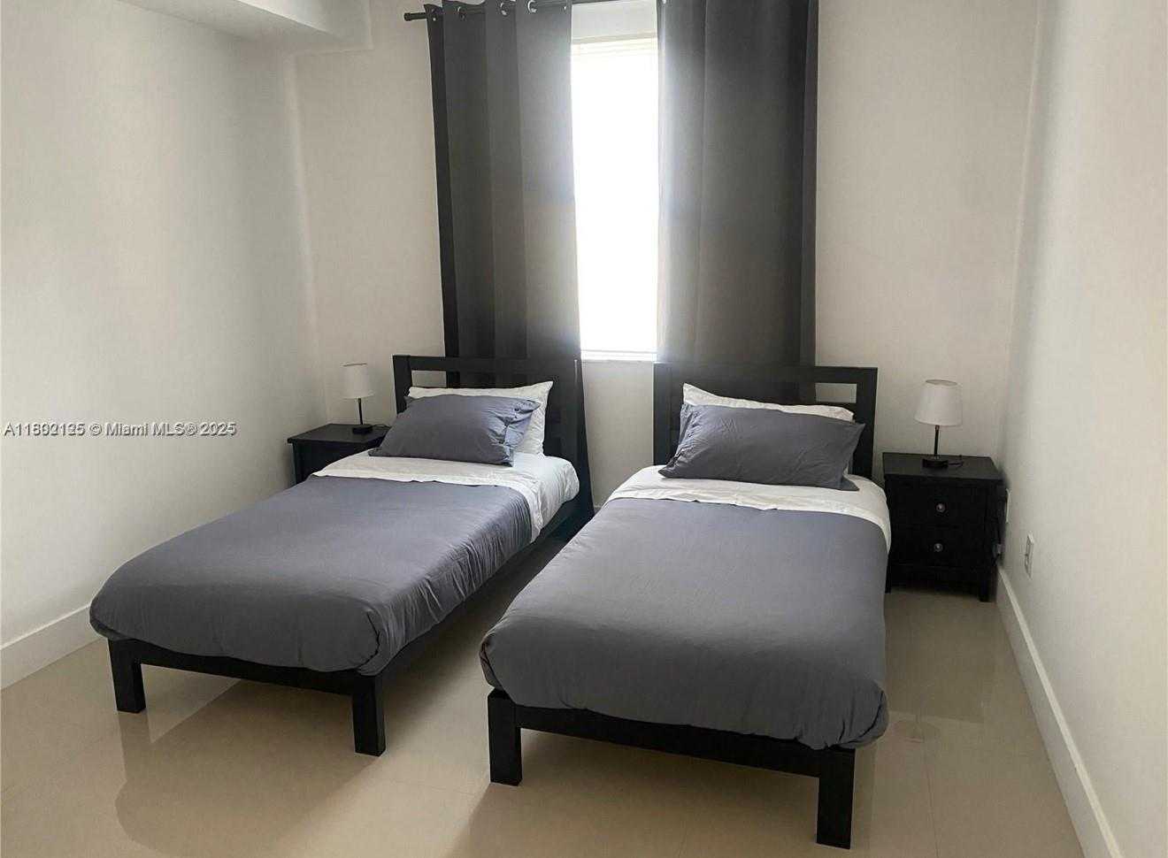 Small Image of 17100 NORTH BAY RD #1610, Sunny Isles Beach Number 11