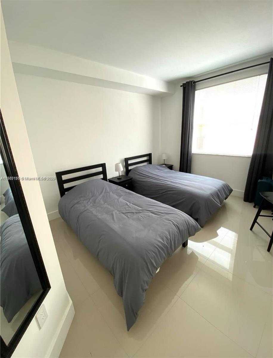 Small Image of 17100 NORTH BAY RD #1610, Sunny Isles Beach Number 12