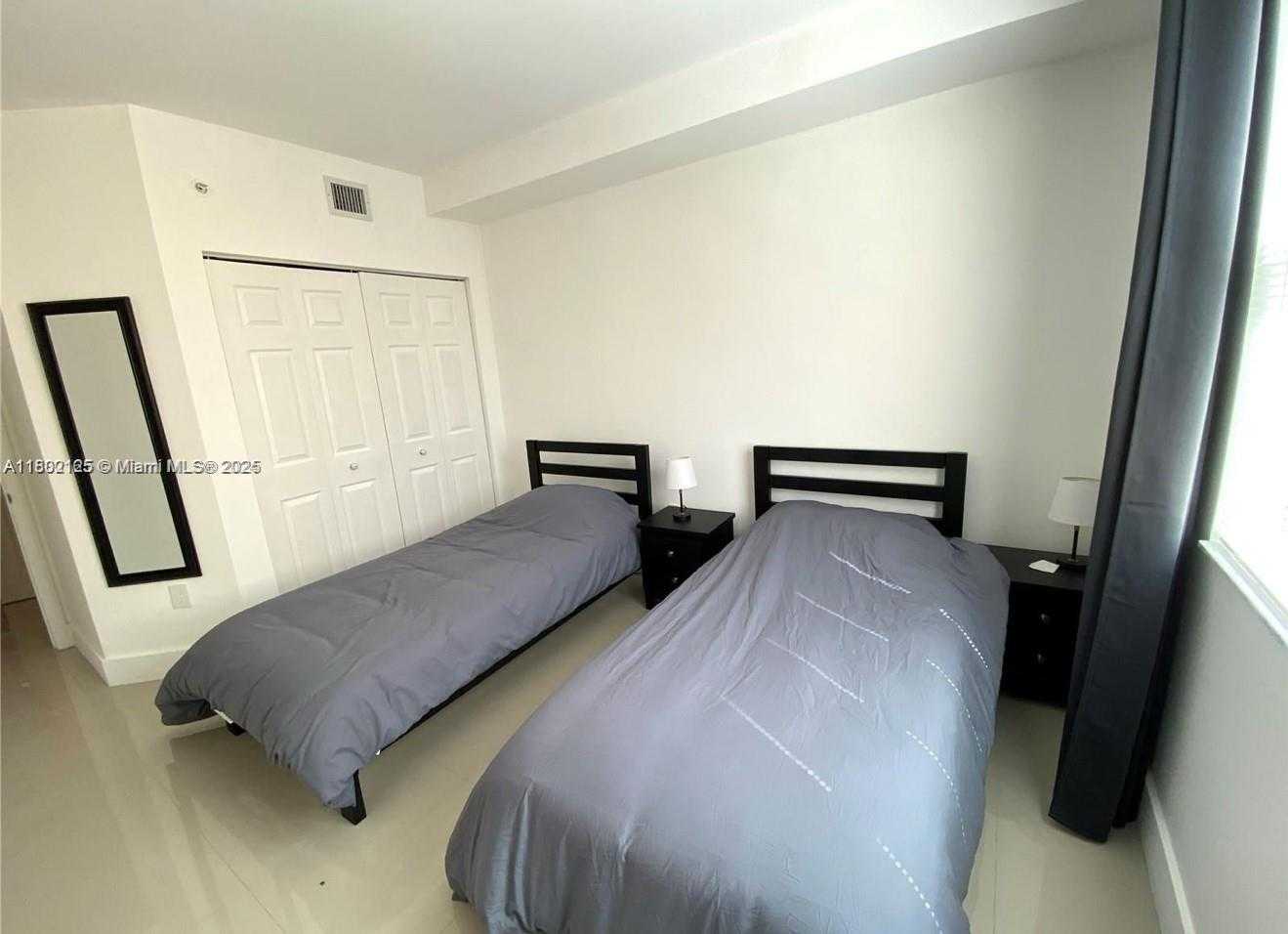 Small Image of 17100 NORTH BAY RD #1610, Sunny Isles Beach Number 13