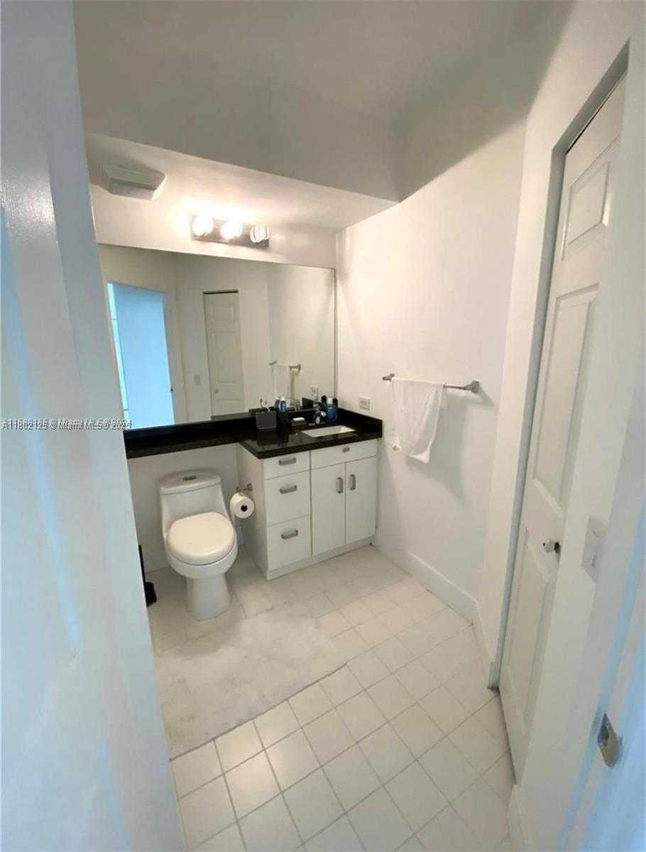 Small Image of 17100 NORTH BAY RD #1610, Sunny Isles Beach Number 14
