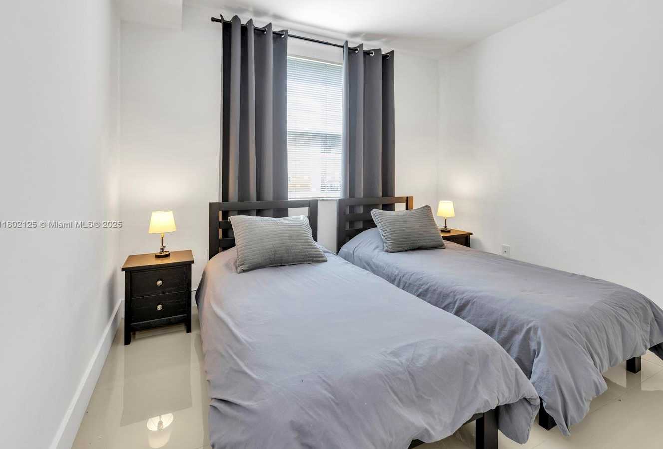 Small Image of 17100 NORTH BAY RD #1610, Sunny Isles Beach Number 22