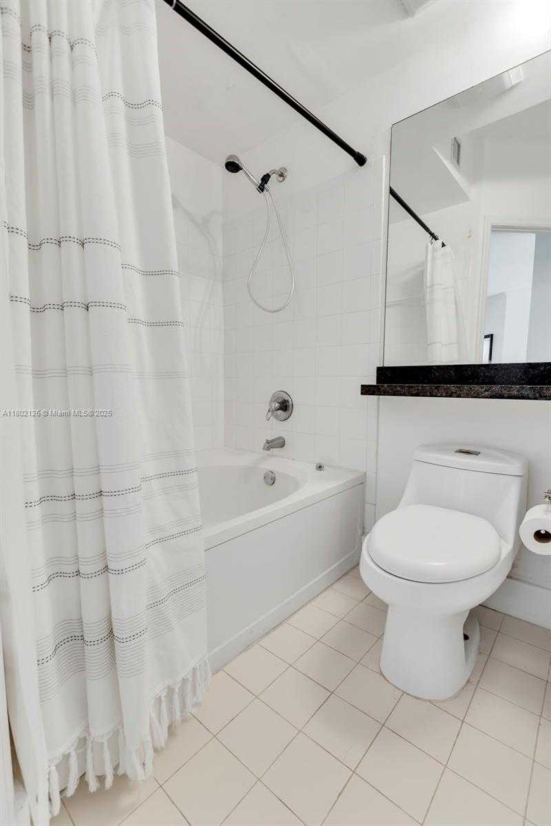 Small Image of 17100 NORTH BAY RD #1610, Sunny Isles Beach Number 25