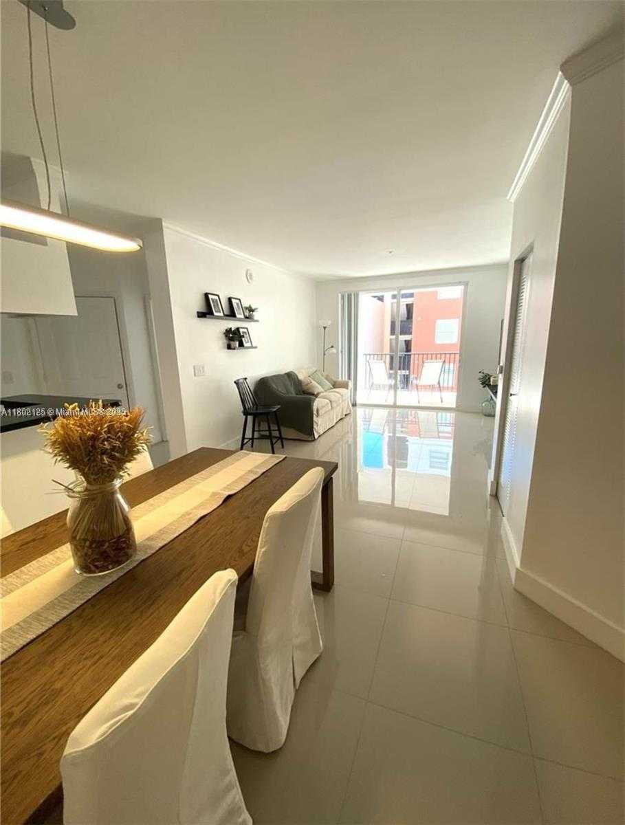 Small Image of 17100 NORTH BAY RD #1610, Sunny Isles Beach Number 3