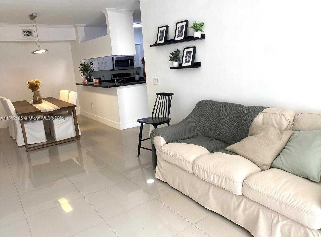 Small Image of 17100 NORTH BAY RD #1610, Sunny Isles Beach Number 5