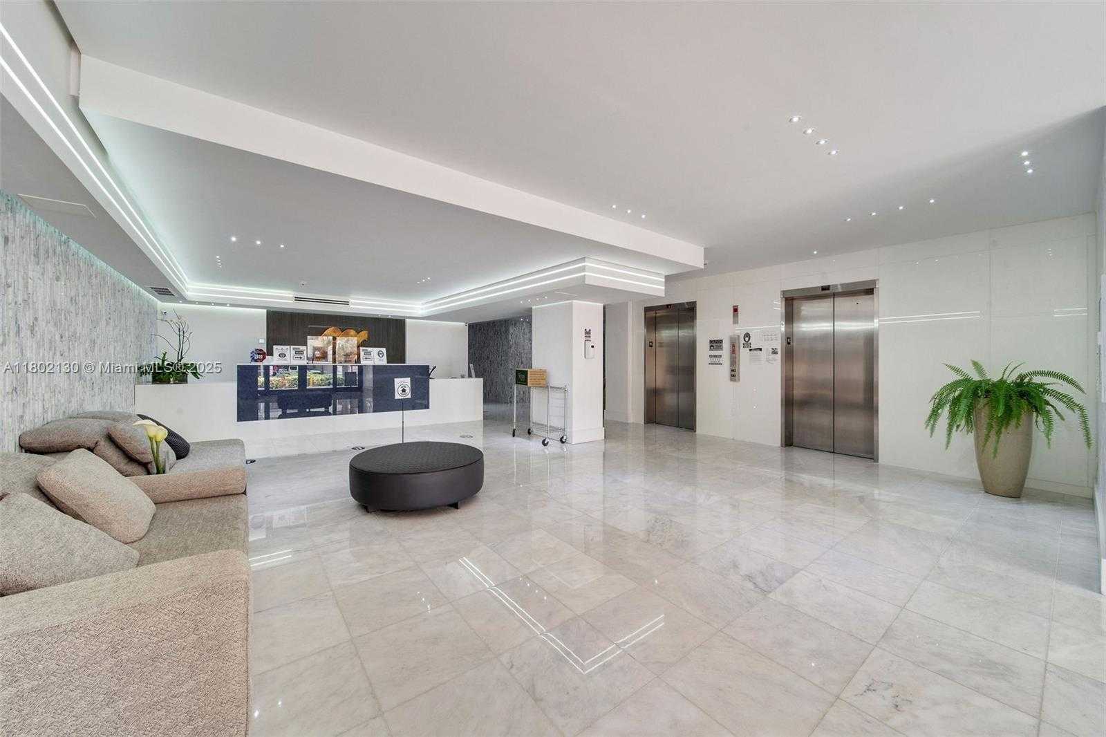 Small Image of 6423 COLLINS AVE #1504, Miami Beach Number 21
