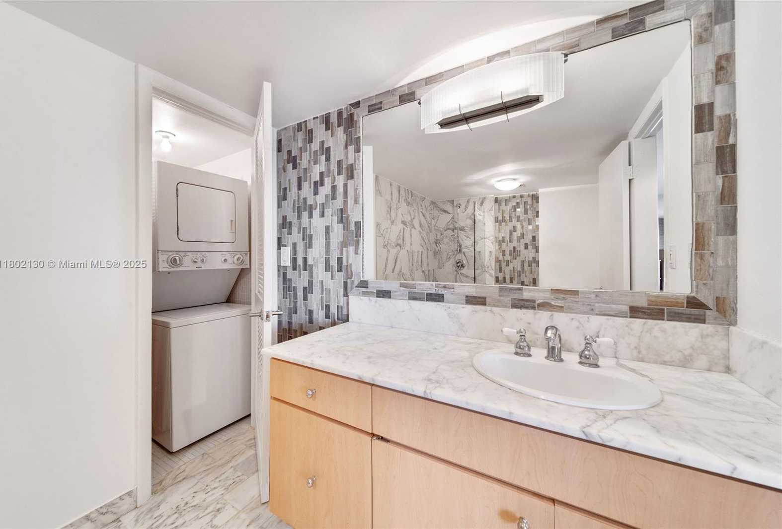 Small Image of 6423 COLLINS AVE #1504, Miami Beach Number 22