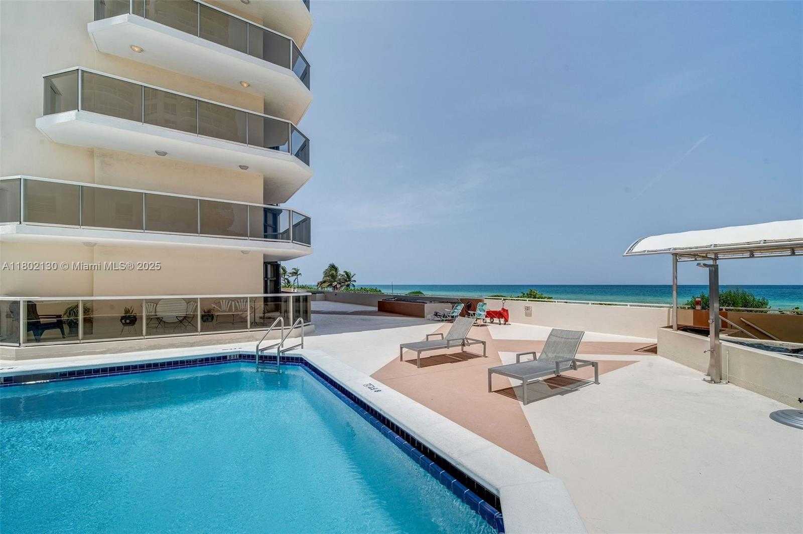 Small Image of 6423 COLLINS AVE #1504, Miami Beach Number 26