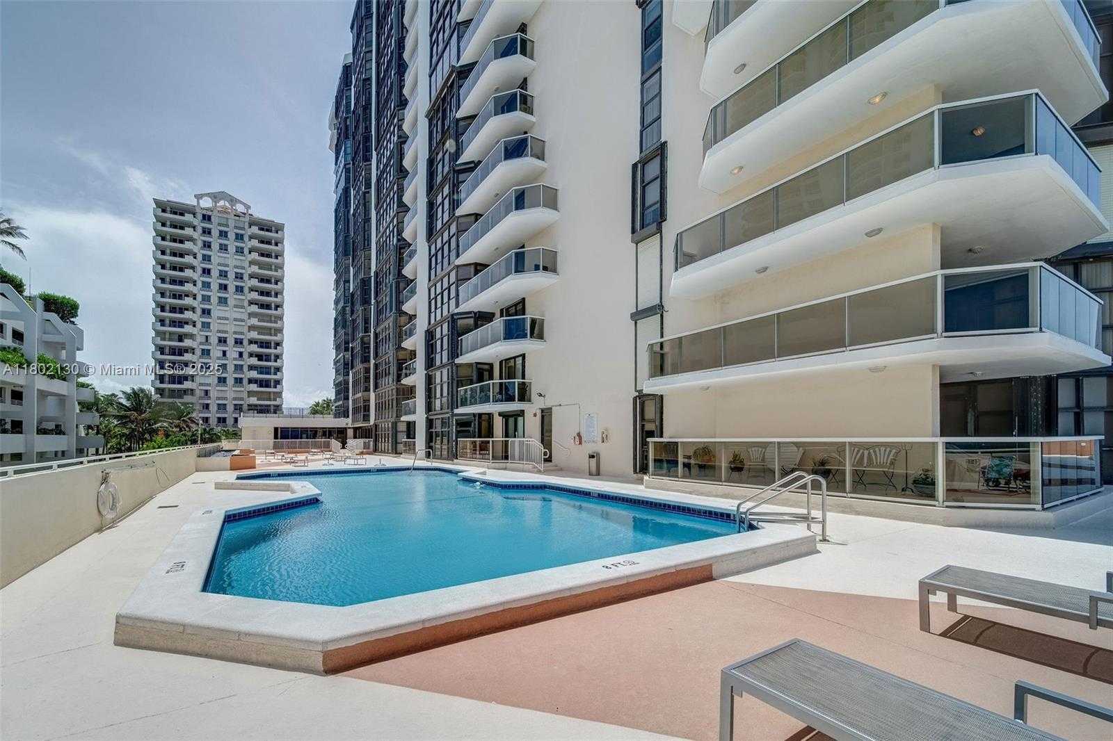 Small Image of 6423 COLLINS AVE #1504, Miami Beach Number 27