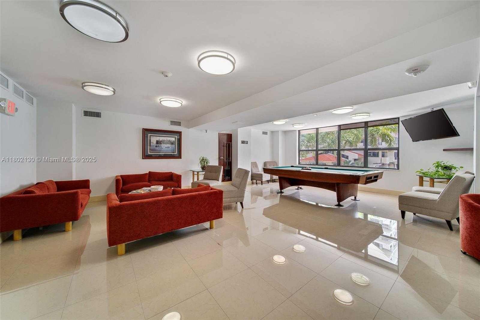Small Image of 6423 COLLINS AVE #1504, Miami Beach Number 36