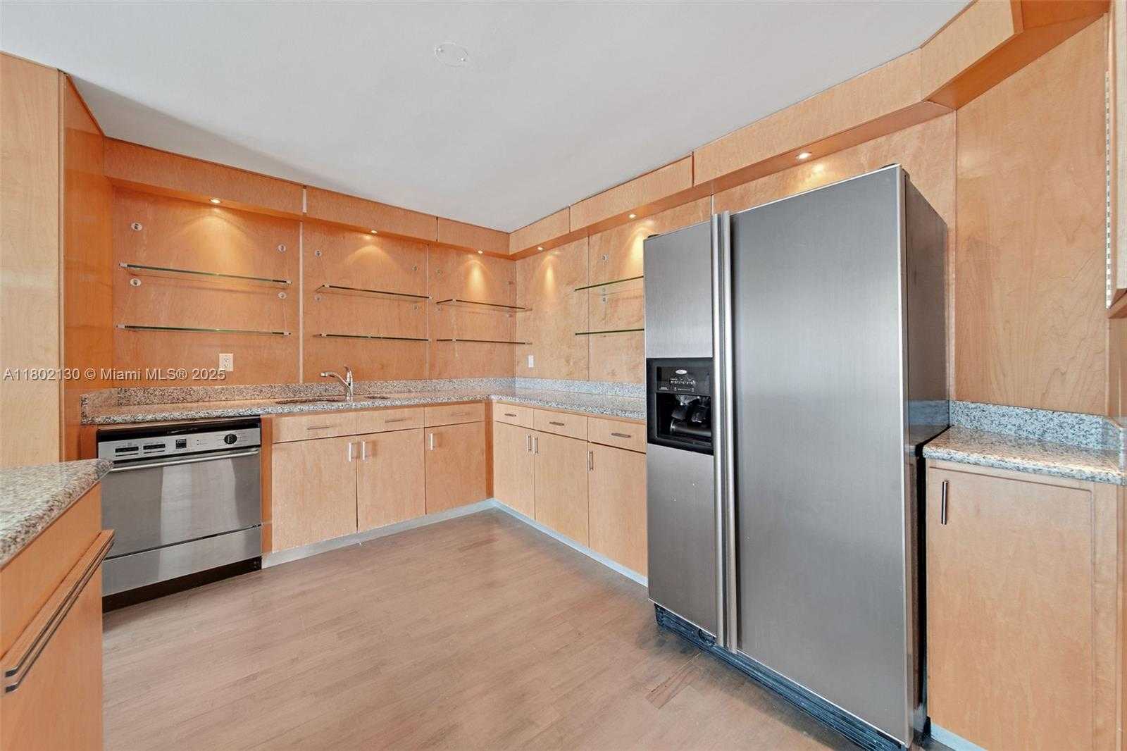 Small Image of 6423 COLLINS AVE #1504, Miami Beach Number 7
