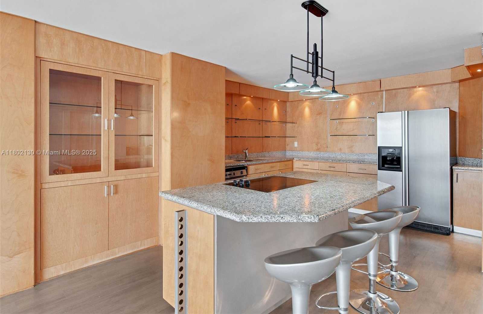 Small Image of 6423 COLLINS AVE #1504, Miami Beach Number 8