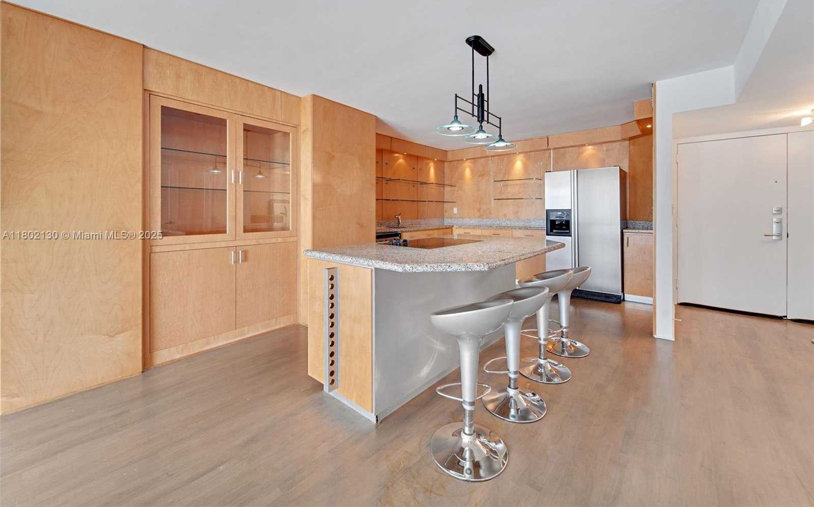 Small Image of 6423 COLLINS AVE #1504, Miami Beach Number 9