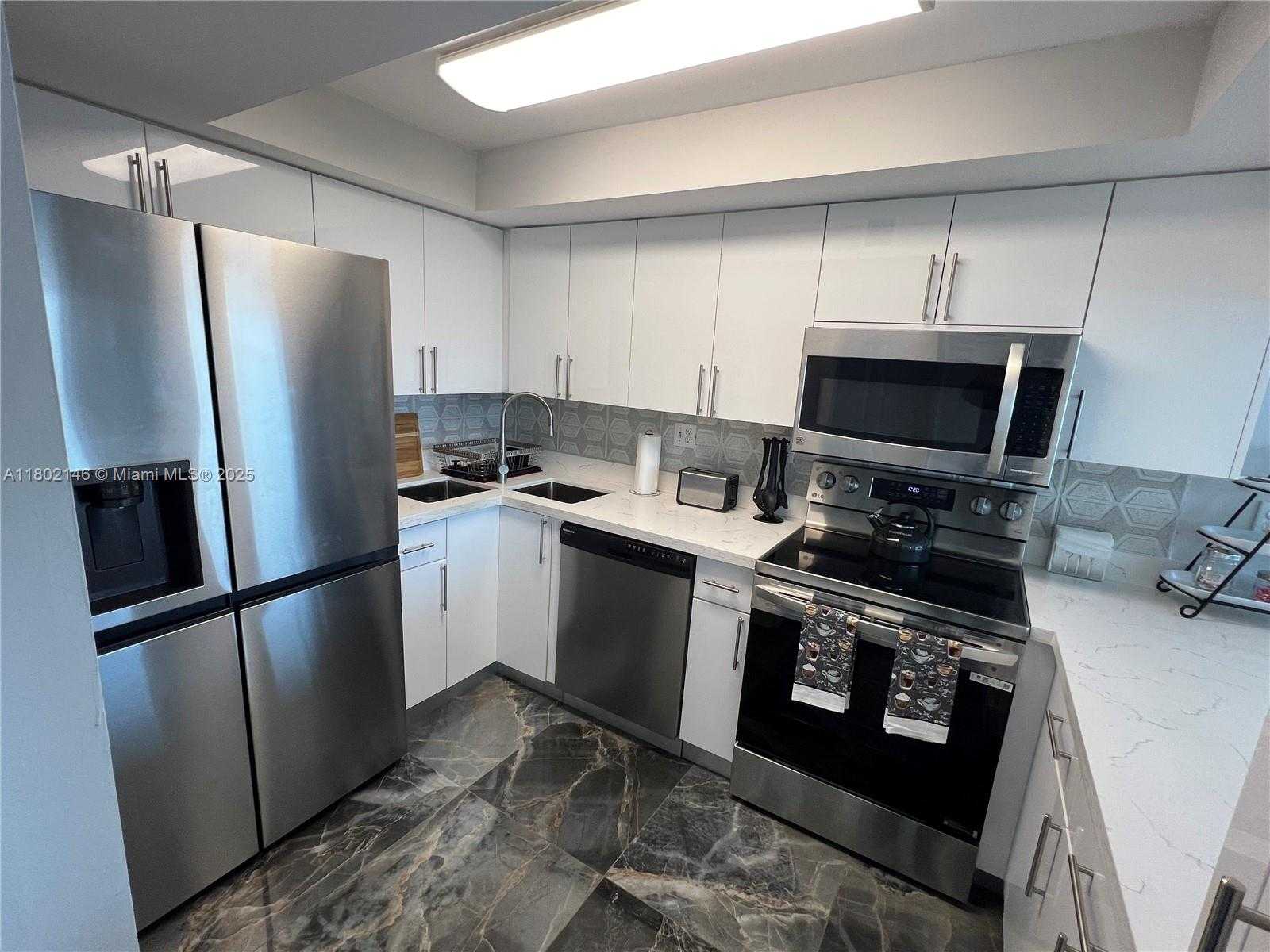 Small Image of 18000 NORTH BAY RD #204, Sunny Isles Beach Number 13