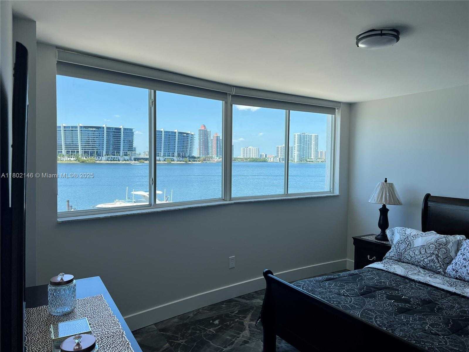 Small Image of 18000 NORTH BAY RD #204, Sunny Isles Beach Number 15