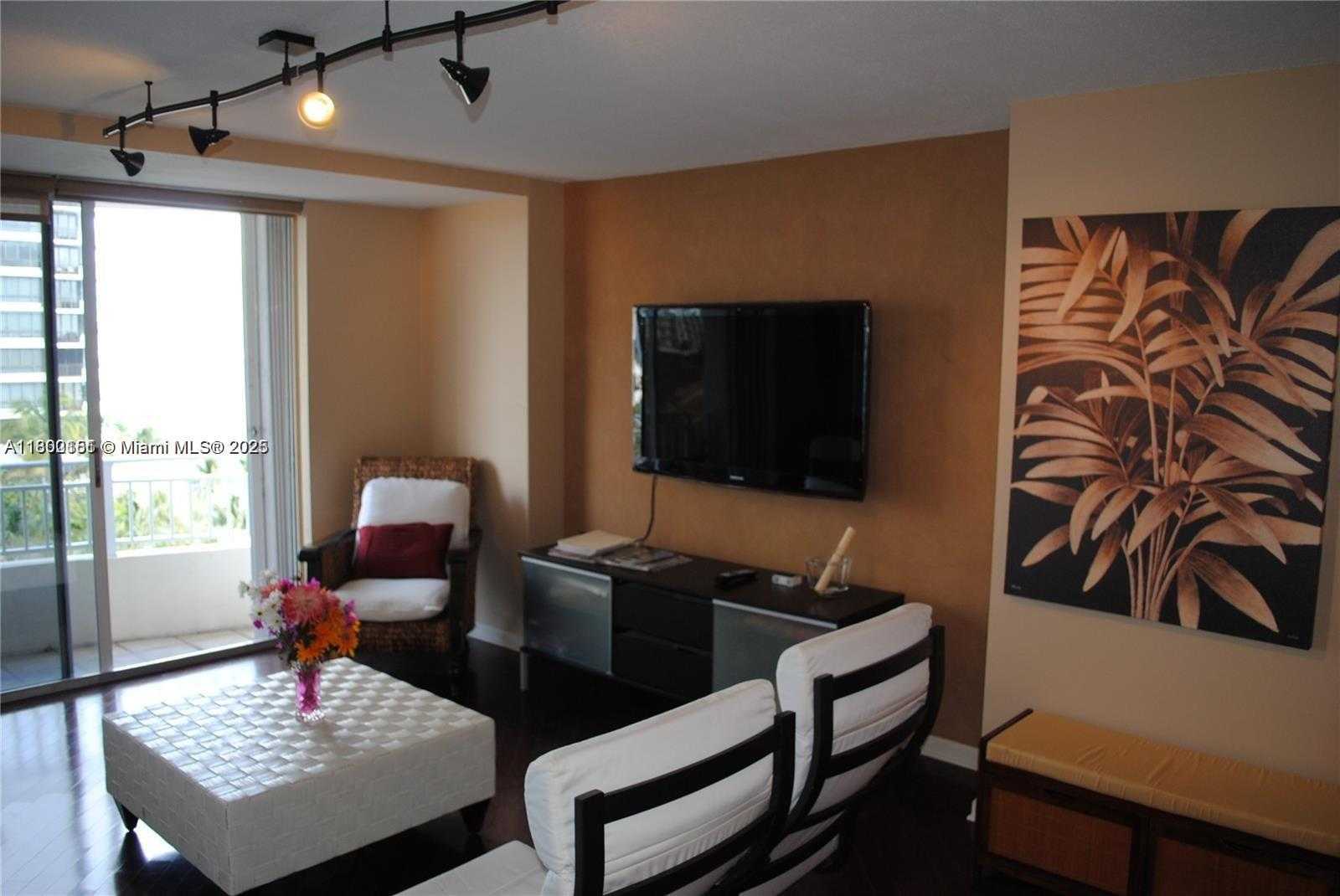 Small Image of 770 CLAUGHTON ISLAND DR #809, Miami Number 17