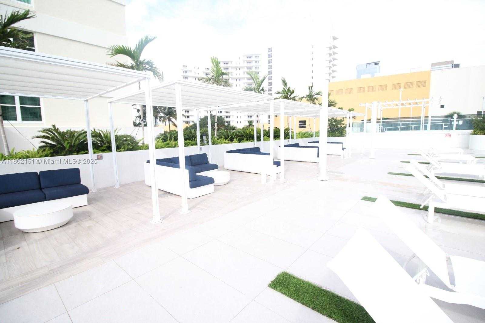 Small Image of 770 CLAUGHTON ISLAND DR #809, Miami Number 22
