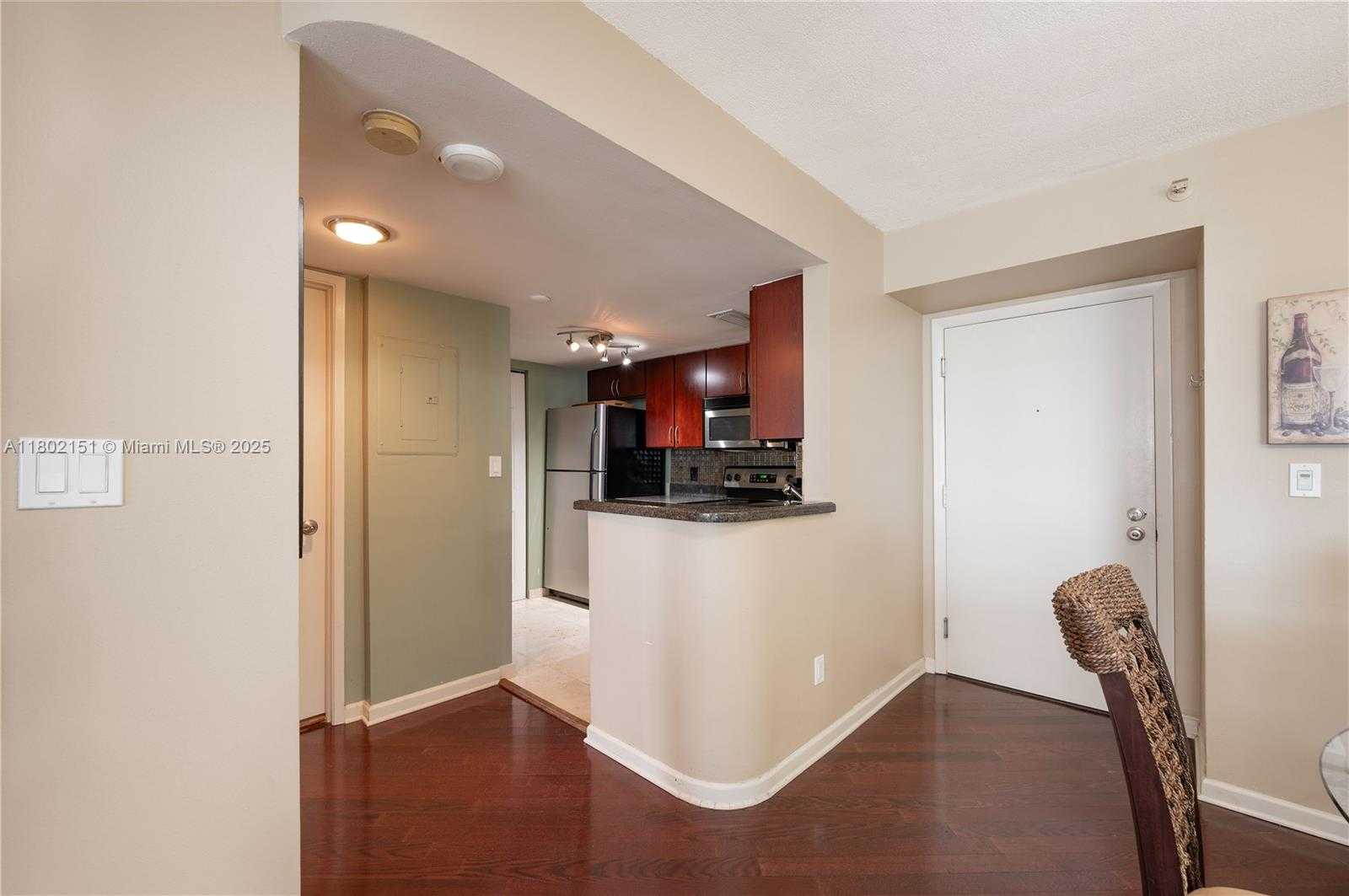 Small Image of 770 CLAUGHTON ISLAND DR #809, Miami Number 26